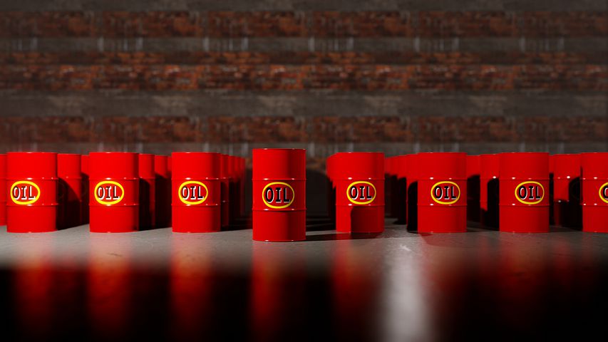 暴跌20%！创五年最大跌幅，2025油价为何跌跌不休？